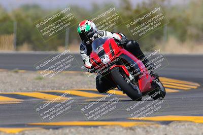 media/Oct-03-2022-Moto Forza (Mon) [[5f077a3730]]/Intermediate Group/Session 3 (Turn 3)/